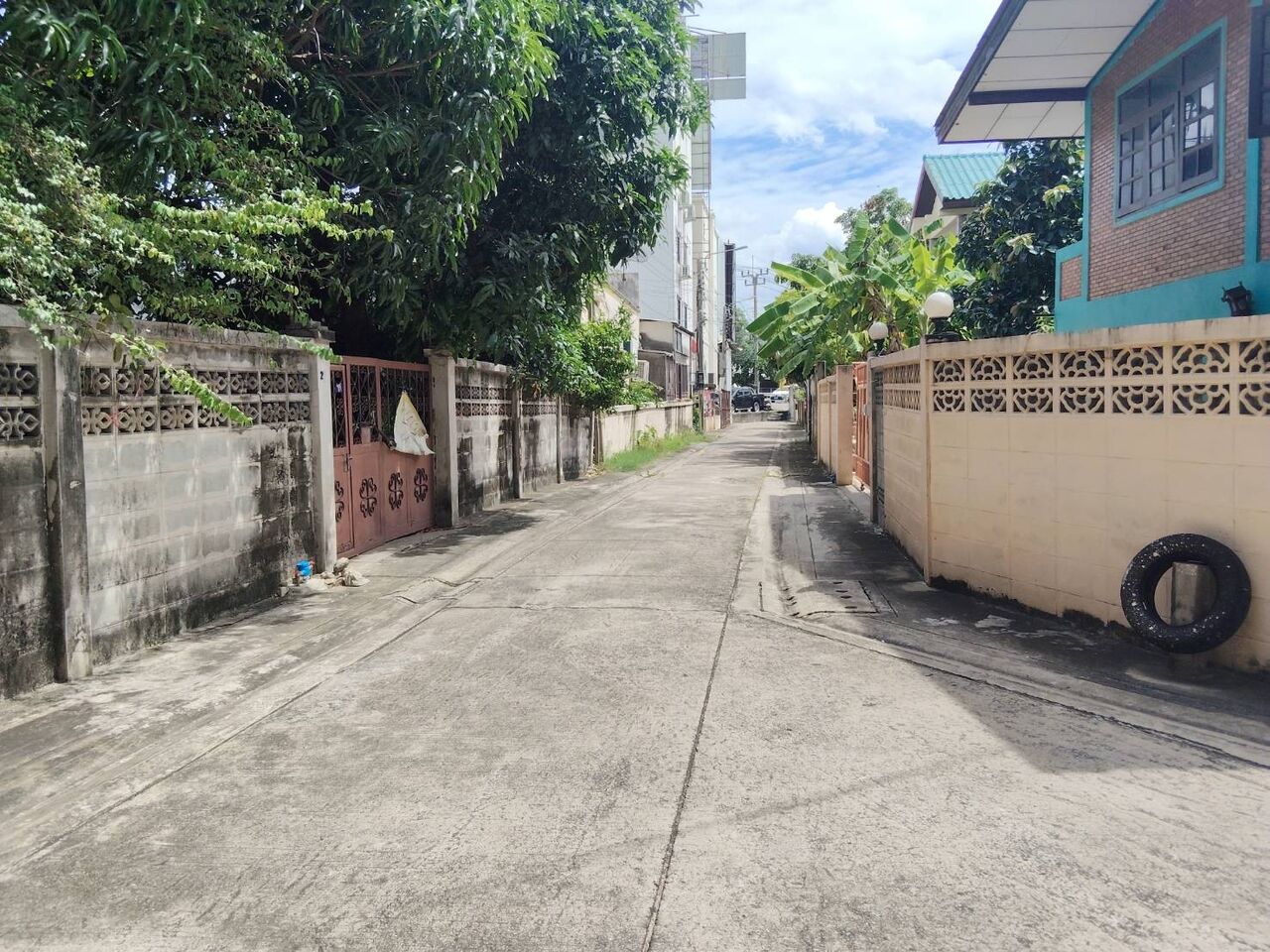 Bangkok, Real Estate For Sale, THB 6500000,  6 BR,  99 Sq. Feet,  ที่ดิน แปลงมุม ใกล้ถนนใหญ่ ถ. นครอิ