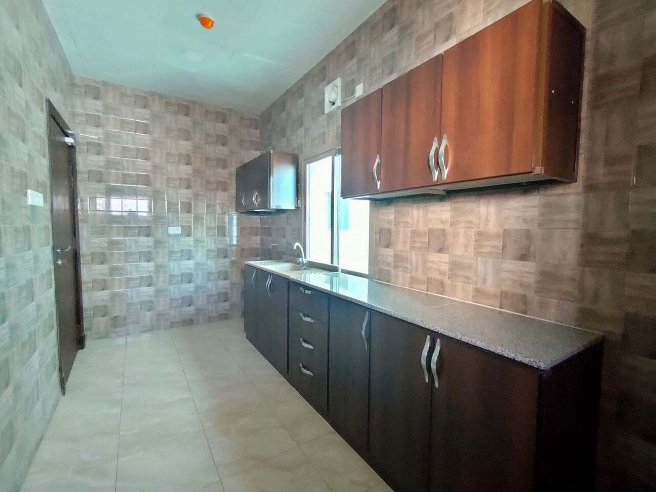 Janabiya, Apartments, Flats, Houses & Villas, BHD 200/month,  2 BR,  100 Sq. Meter,  SPACIOUS 2 BHK | BALCONY | CLOSED KITCHEN | EXCLUSIVE