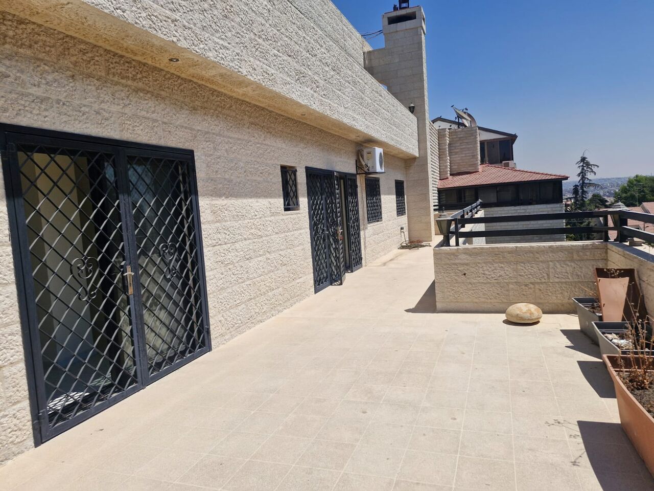 Abdoun, Apartments, Flats, Houses & Villas, JOD 25000/year,  3 BR,  220 Sq. Meter,  Rooftop Apartment For Rent