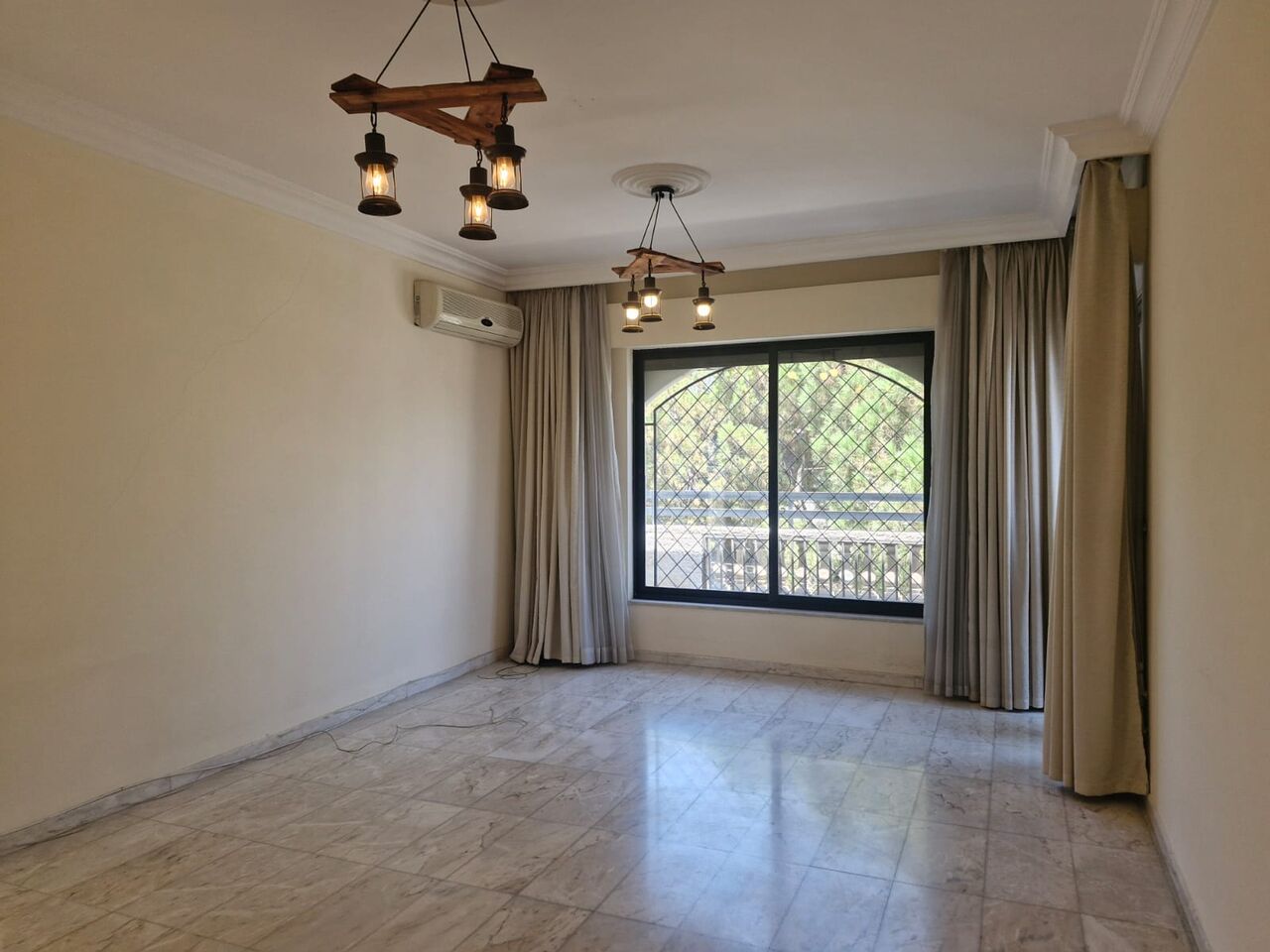 Abdoun, Apartments, Flats, Houses & Villas, JOD 25000/year,  3 BR,  220 Sq. Meter,  Rooftop Apartment For Rent