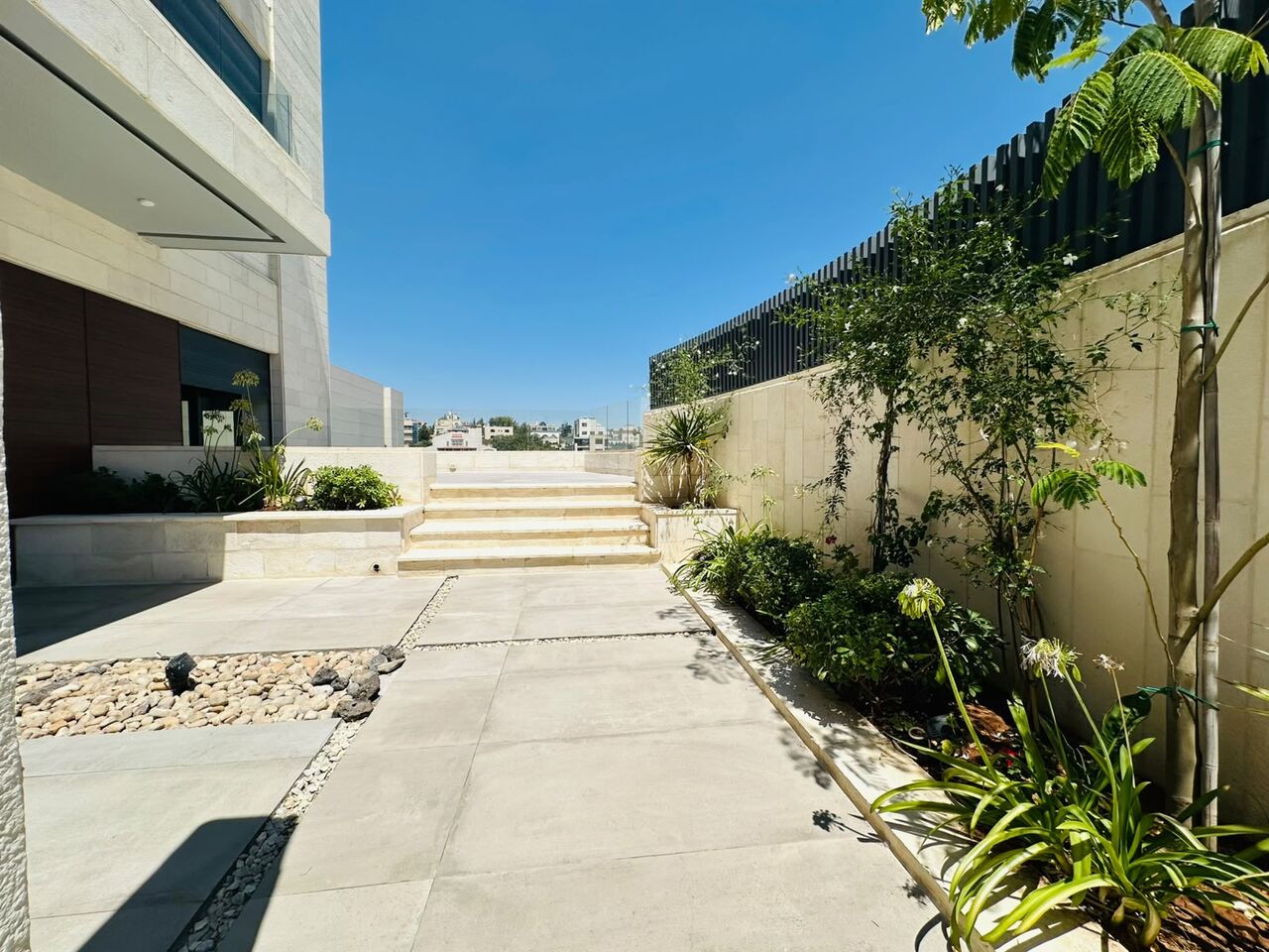 Abdoun, Apartments, Flats, Houses & Villas, JOD 40000/year,  3 BR,  300 Sq. Meter,  Ground Floor Apartment For Rent