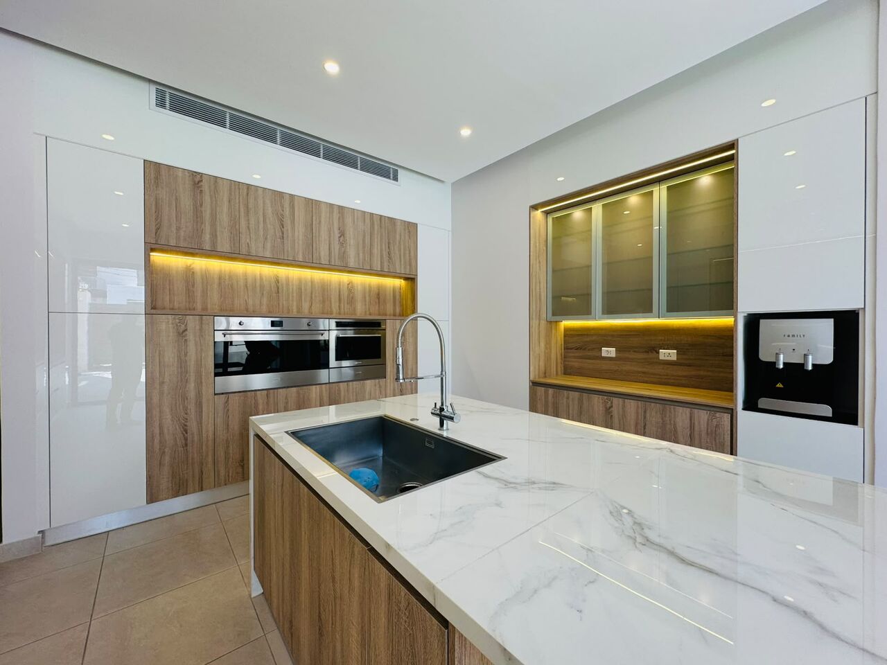 Abdoun, Apartments, Flats, Houses & Villas, JOD 40000/year,  3 BR,  300 Sq. Meter,  Ground Floor Apartment For Rent