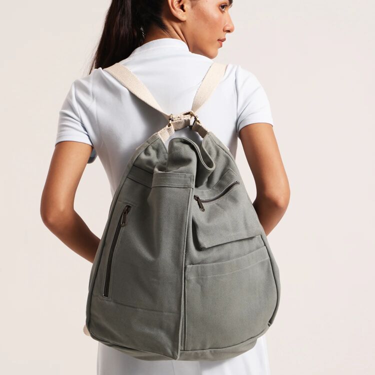 New Delhi, Clothing & Accessories, INR 4000,  Buy Best Travel Bags For Women Online