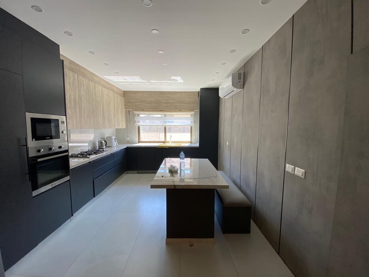 Abdoun, Apartments, Flats, Houses & Villas, JOD 24000/year,  Furnished,  4 BR,  220 Sq. Meter,  Furnished Apartment For Rent