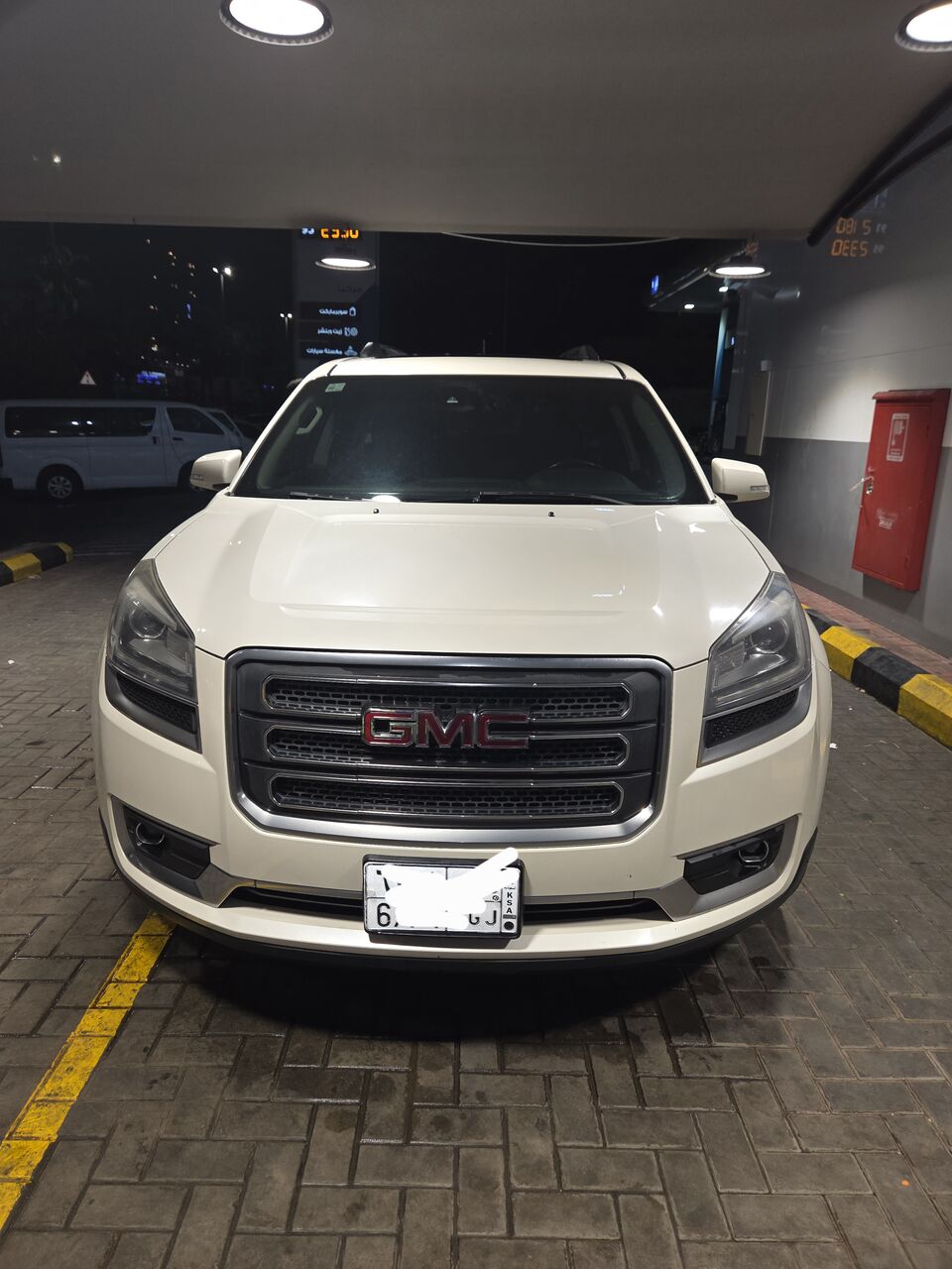 Jeddah, Vehicles, Cars & Trucks , SAR 42000,  Gmc Acadia,  2015,  Automatic,  127500 KM,    Full Option Odo 128000km