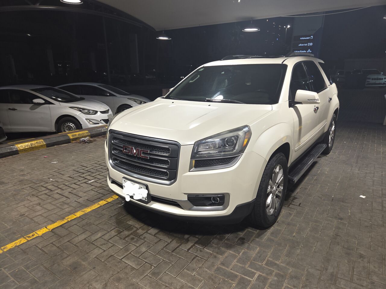 Jeddah, Vehicles, Cars & Trucks , SAR 42000,  Gmc Acadia,  2015,  Automatic,  127500 KM,    Full Option Odo 128000km