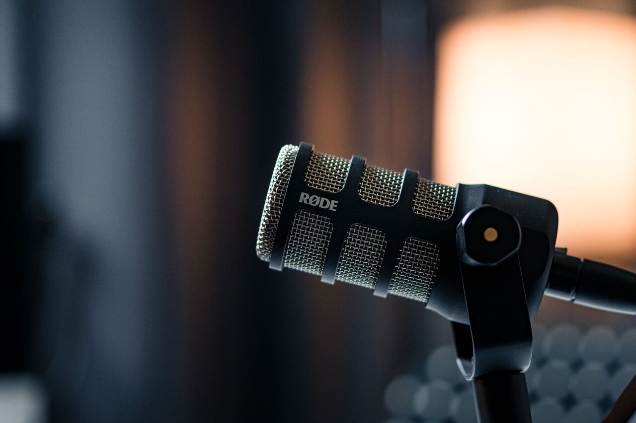 Dubai, Business, Record Better Podcasts With AlphaCast Podcast Studio Equipment