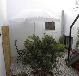 Lisbon, Apartments, Flats, Houses & Villas, EUR 1195/month,  2 BR,  Casa Castelo -  Apartment 2 Bedrooms