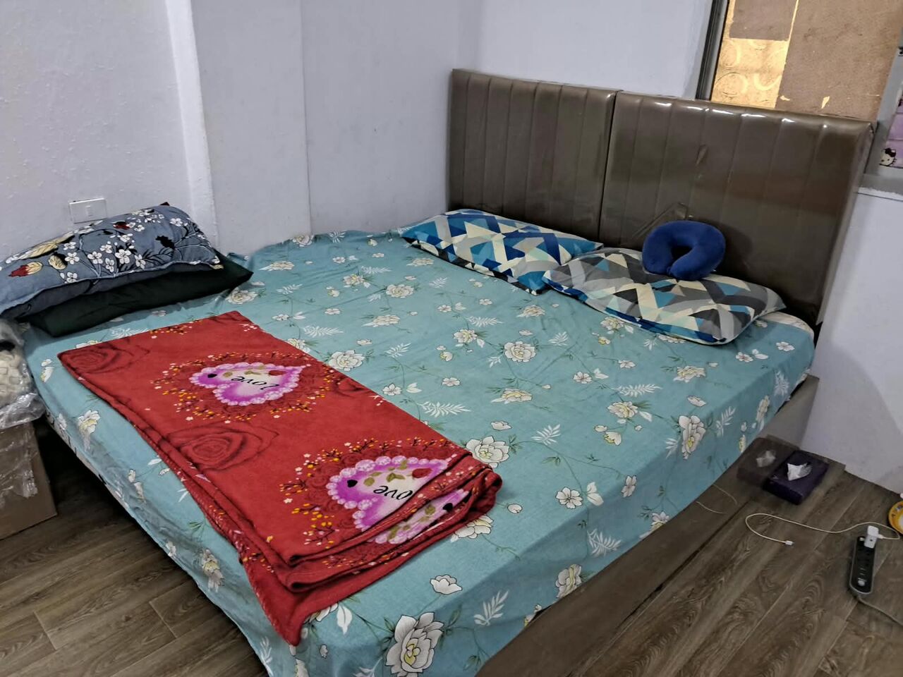 Madinah, Household Items, SAR 1600,  2 Nos Double Beds With Mattress. 450 Sr  Samsung Automatic Washing Machine. 350 Sr  Hyudai