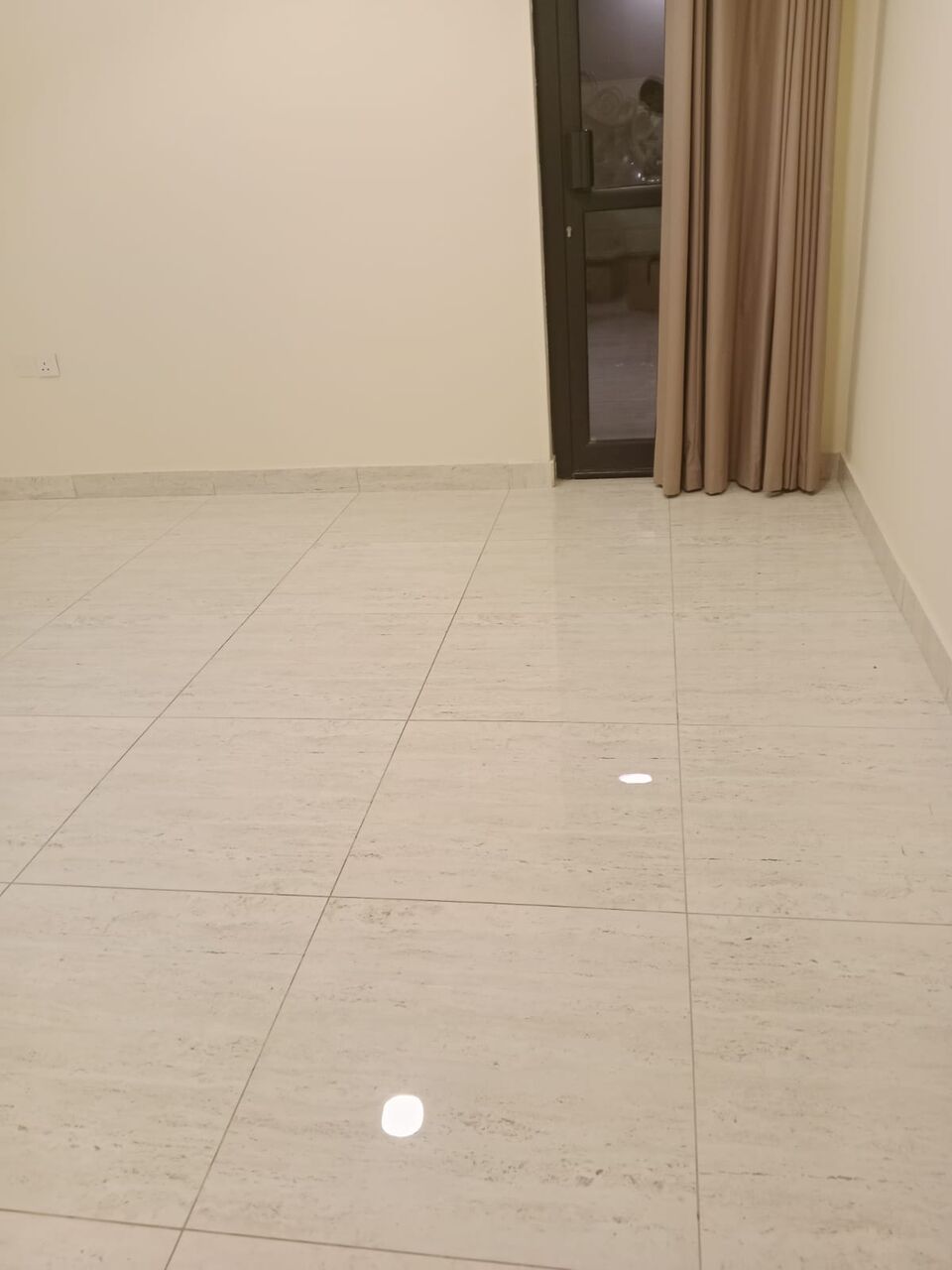 Adliya, Rooms for Rent, BHD 110/month,  Room Available At Adliya For 110 BD With Balcony And Lift Facility Available From 9th Sep.