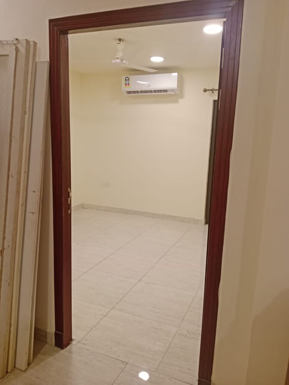 Adliya, Rooms for Rent, BHD 110/month,  Room Available At Adliya For 110 BD With Balcony And Lift Facility Available From 9th Sep.