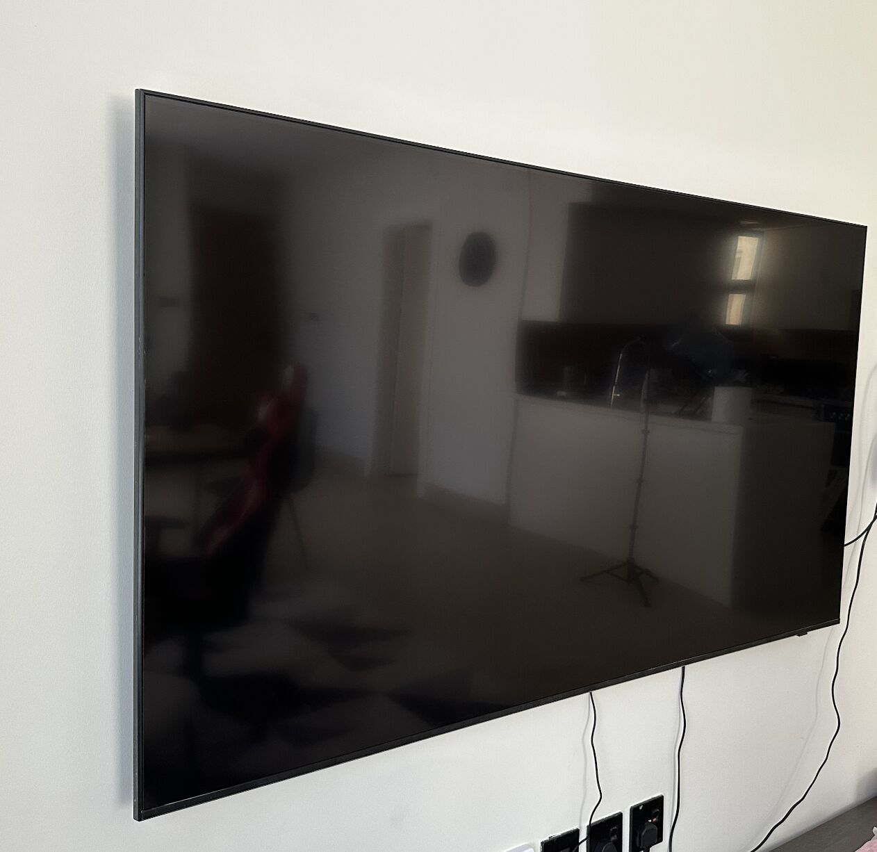 Riyadh, Electronics, SAR 1200,  Samsung 65" Crystal UHD 4K Smart TV DU7000 (2024) &mdash; With Box