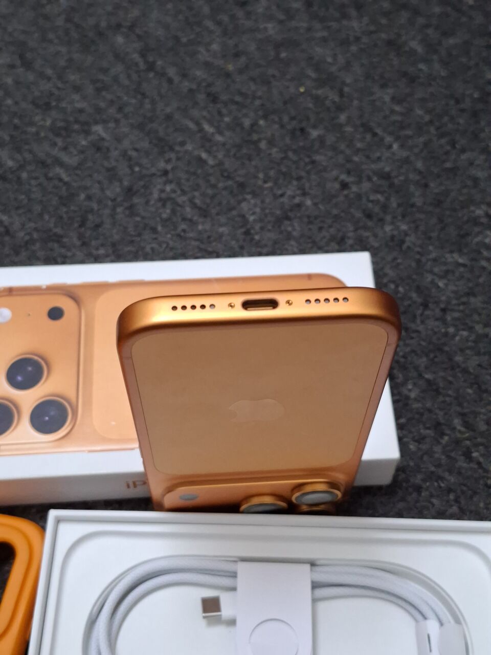 Al Rahmaniyah, Mobile Phones, SAR 3850,  IPhone 17 Pro 256gb Cosmic Orange
