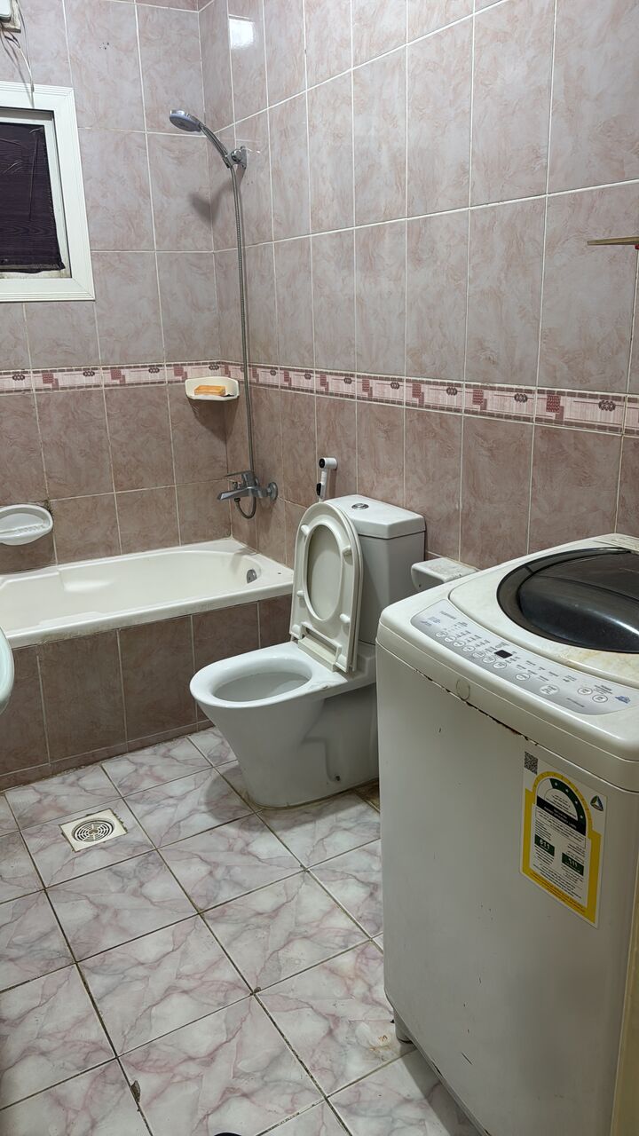 Jeddah, Bedspace For Rent, SAR 400/month,  Bed Space Available In A Furnished Apartment Including Electricity In Aziziyah