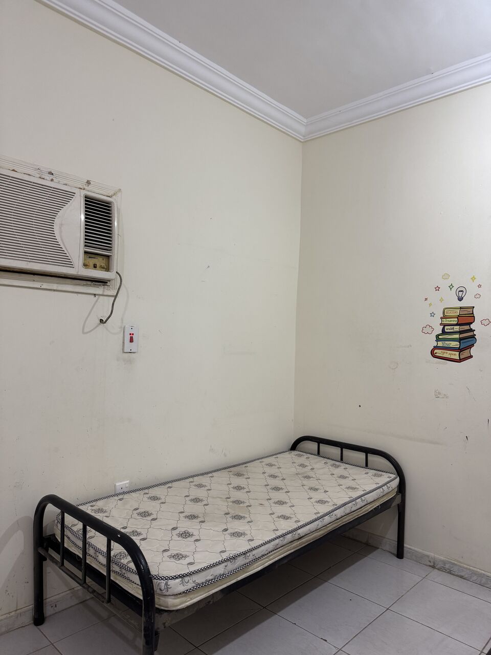 Jeddah, Bedspace For Rent, SAR 400/month,  Bed Space Available In A Furnished Apartment Including Electricity In Aziziyah