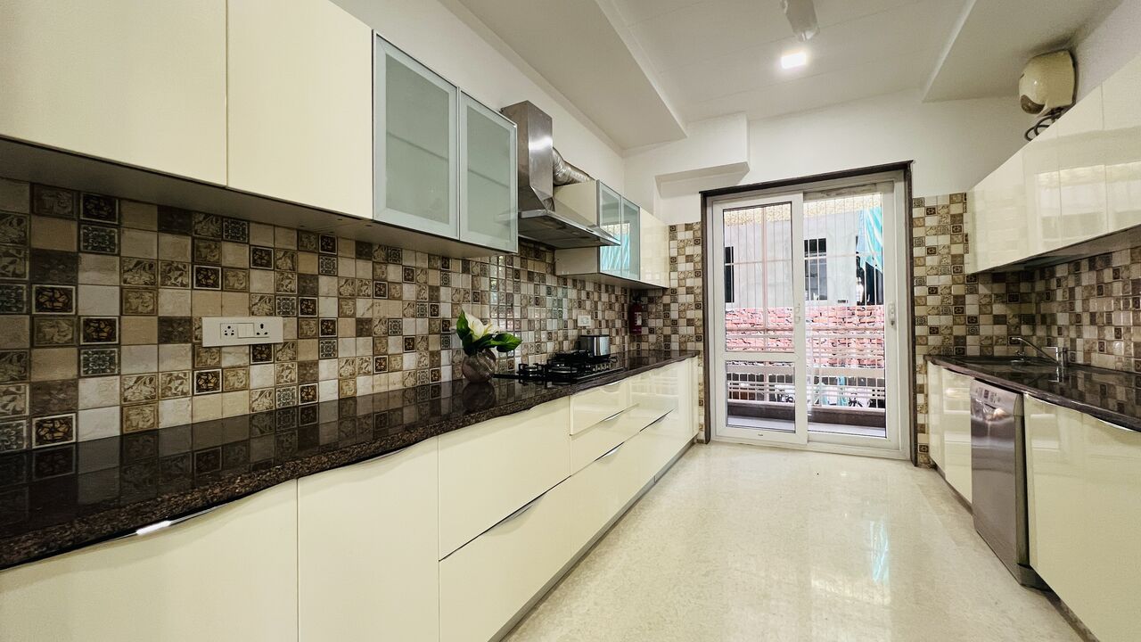 Gurgaon, Apartments, Flats, Houses & Villas, INR 9500/day,  Furnished,  3 BR,  2100 Sq. Feet,  Luxury Three Bedroom Apartment Gurgaon