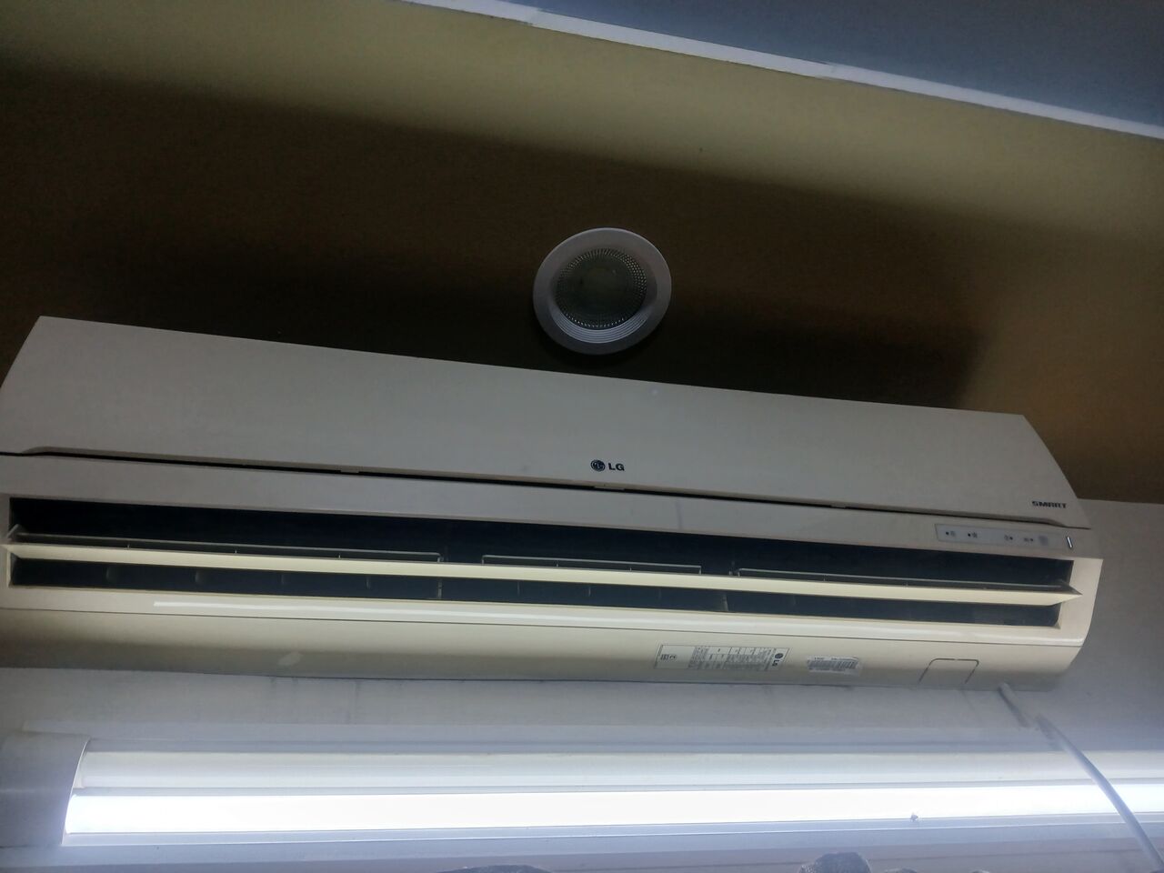 Riyadh, Household Items, SAR 350,  House Hold Items For Sale Desert Cooler ,bunk Bed ,LG Split Ac