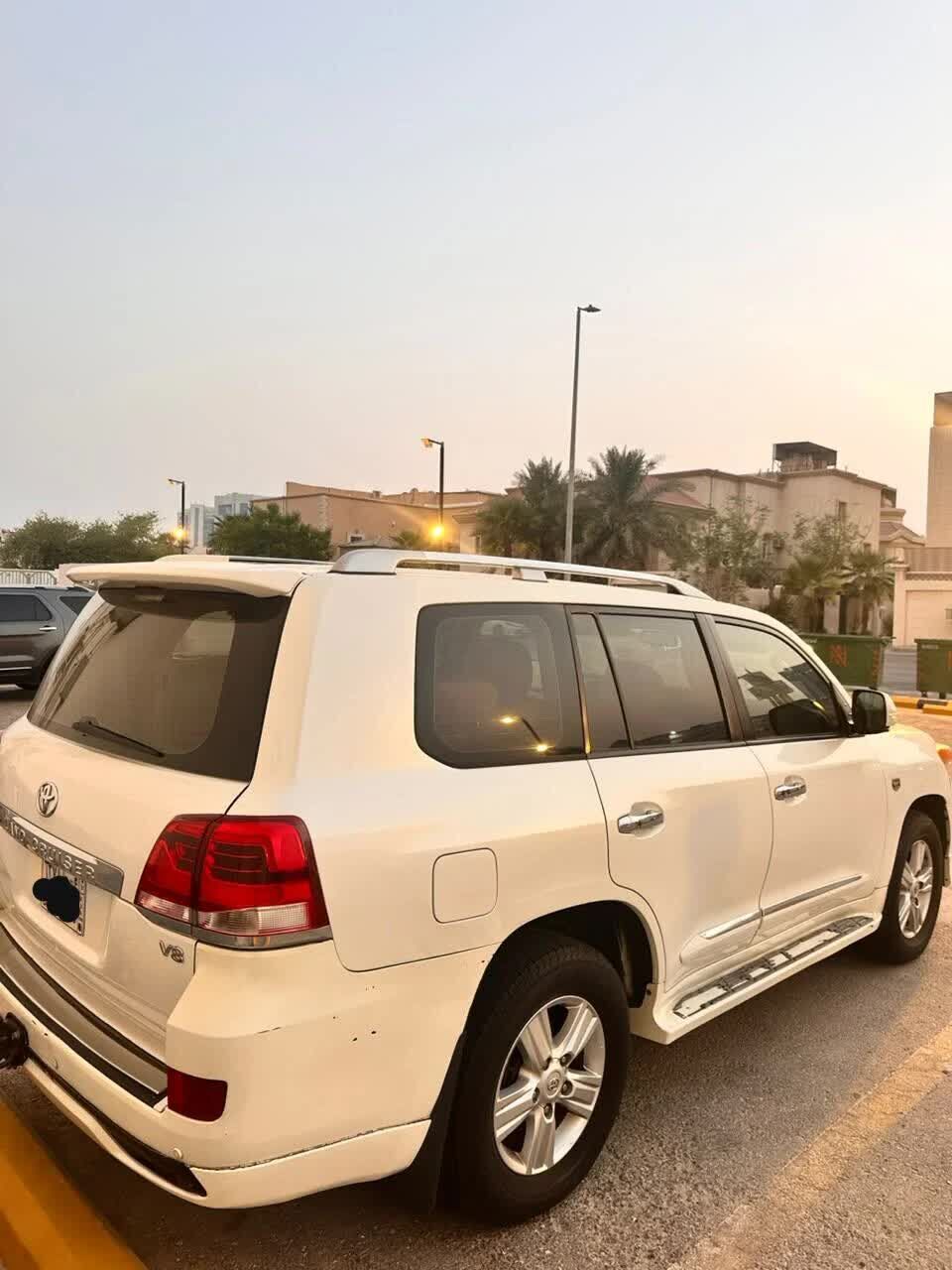Al Malaz, Vehicles, Cars & Trucks , SAR 127500,  Toyota Land Cruiser,  2015,  Automatic,  338000 KM,   GXR V8  FOR SALE