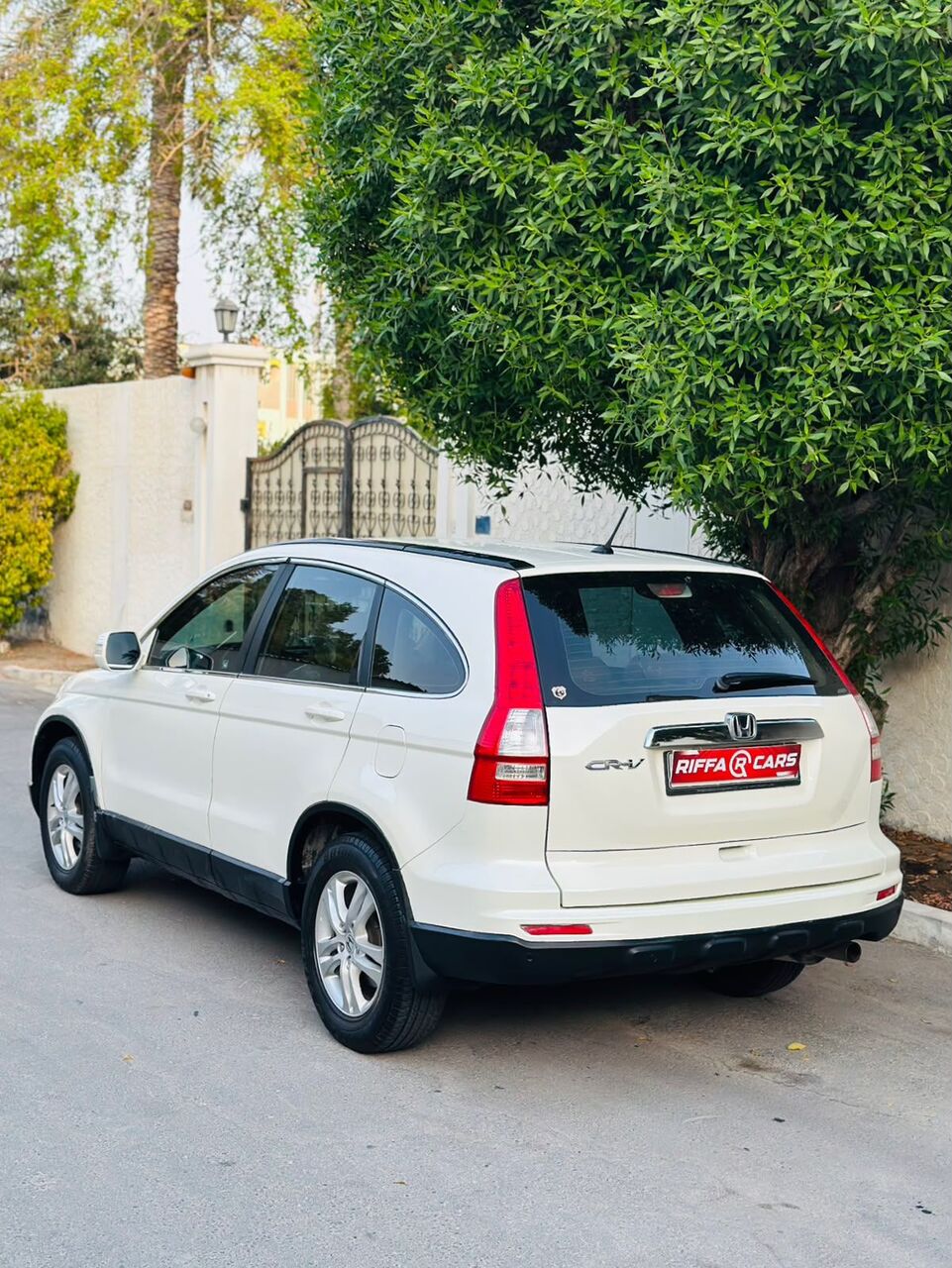 Manama, Vehicles, Cars & Trucks , BHD 2400,  Honda CR-V,  2011,  Automatic,  180000 KM,  HONDA CRV 2.4 With One Year Passing & Insurance