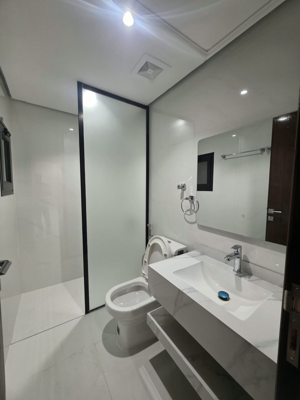 Khobar, Apartments, Flats, Houses & Villas, SAR 29600/year,  3 BR,  New Luxury 3 Bedrooms, A Hall, 2 Bathrooms, A Kitchen,with Air Conditioners And Elevator,p