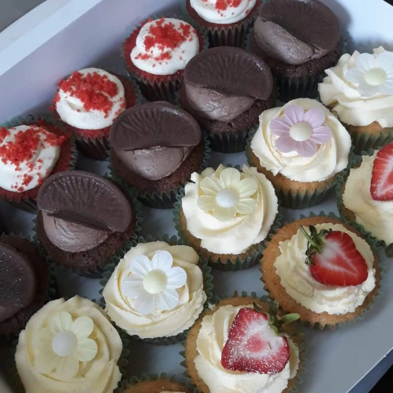 Jeddah, Food & Drink, Little Bites - Cakes, Cupcakes, Brownies - Personalised