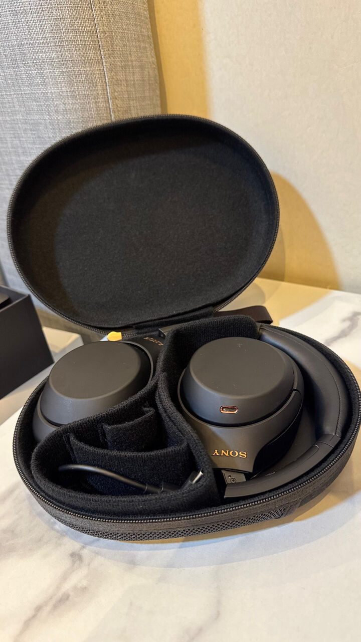 Jeddah, Electronics, SAR 650,  Sony  WH-1000XM4 Wireless Stereo Headphones