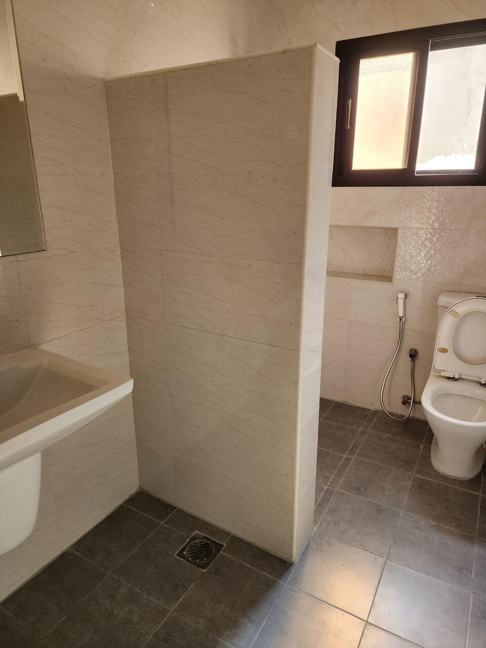 Jid Ali, Villas, BHD 550,  Spacious 2-Storey Villa For Rent In Jid Ali - Near The Sea & All Amenities