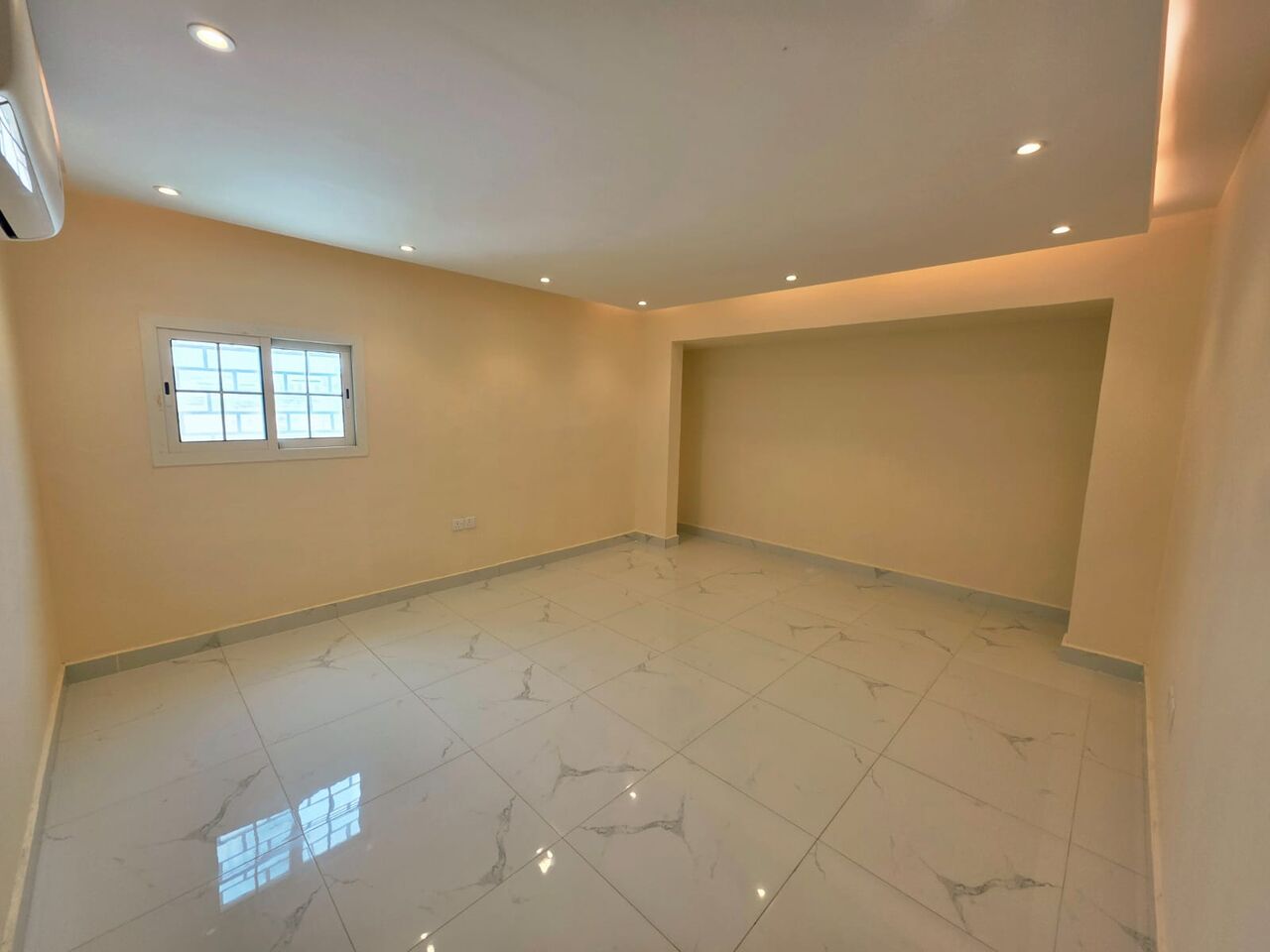 Al Malaz, Apartments, Flats, Houses & Villas, SAR 29500/year,  1 BR,  Apartment In Al Malaz (Officers) District, In A Very Prime Location