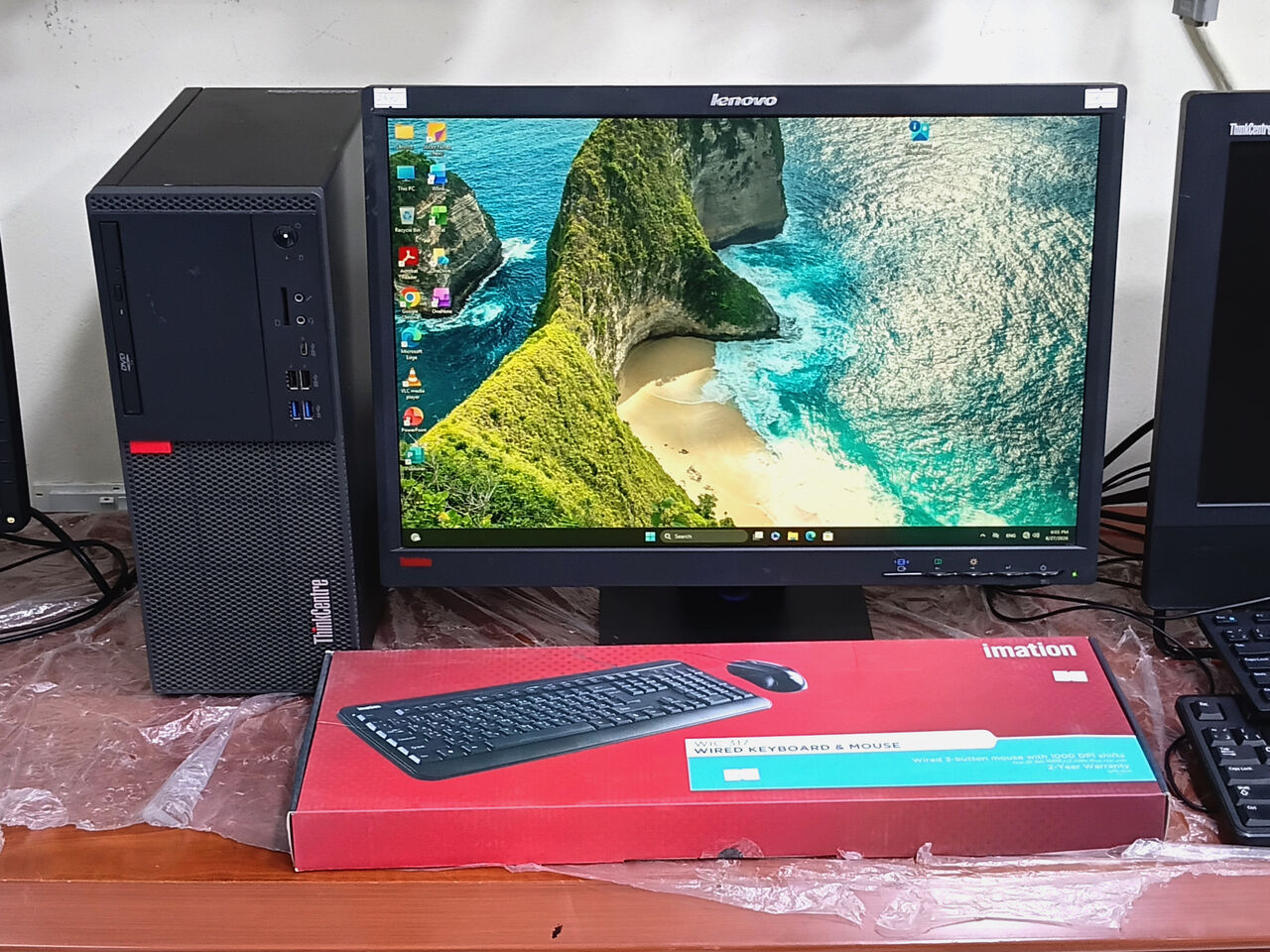 Riffa, Computers, BHD 130,  Lenovo I7-8700 Turbo 4.60 GHz DDR4 16GB RAM/250GB PLUS 1TB SSD 22&rsquo;&rsquo; Monitor