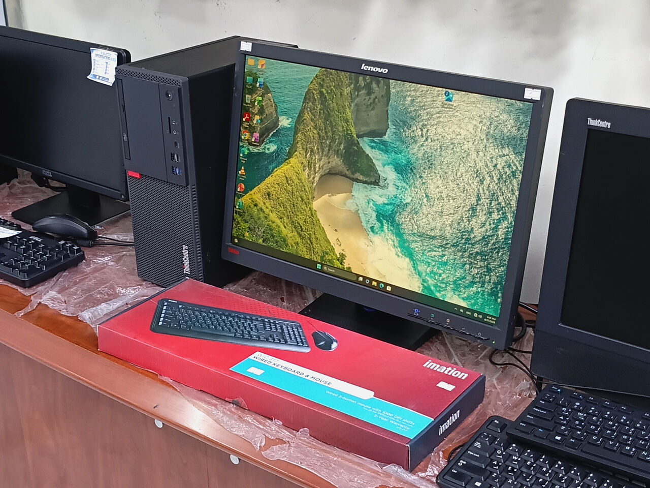 Riffa, Computers, BHD 130,  Lenovo I7-8700 Turbo 4.60 GHz DDR4 16GB RAM/250GB PLUS 1TB SSD 22&rsquo;&rsquo; Monitor