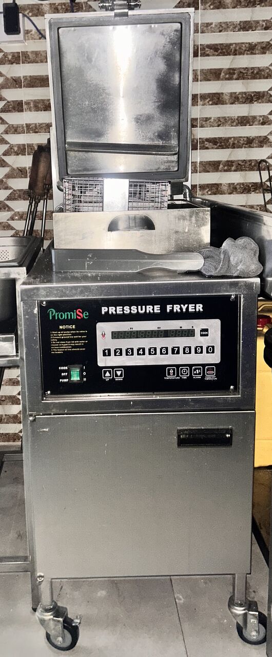 Busaiteen, Machinery, BHD 1050,  Slightly Used Broasted Machine