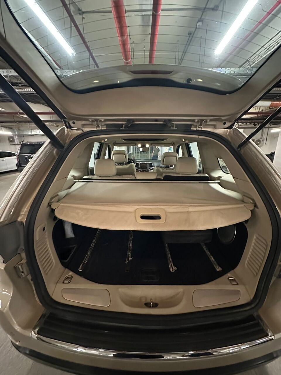 Jeddah, Vehicles, Cars & Trucks , SAR 43000,  Jeep Cherokee,  2015,  Automatic,  217000 KM,  Jeep Grand Cherokee Limited Original Engines And Airbags