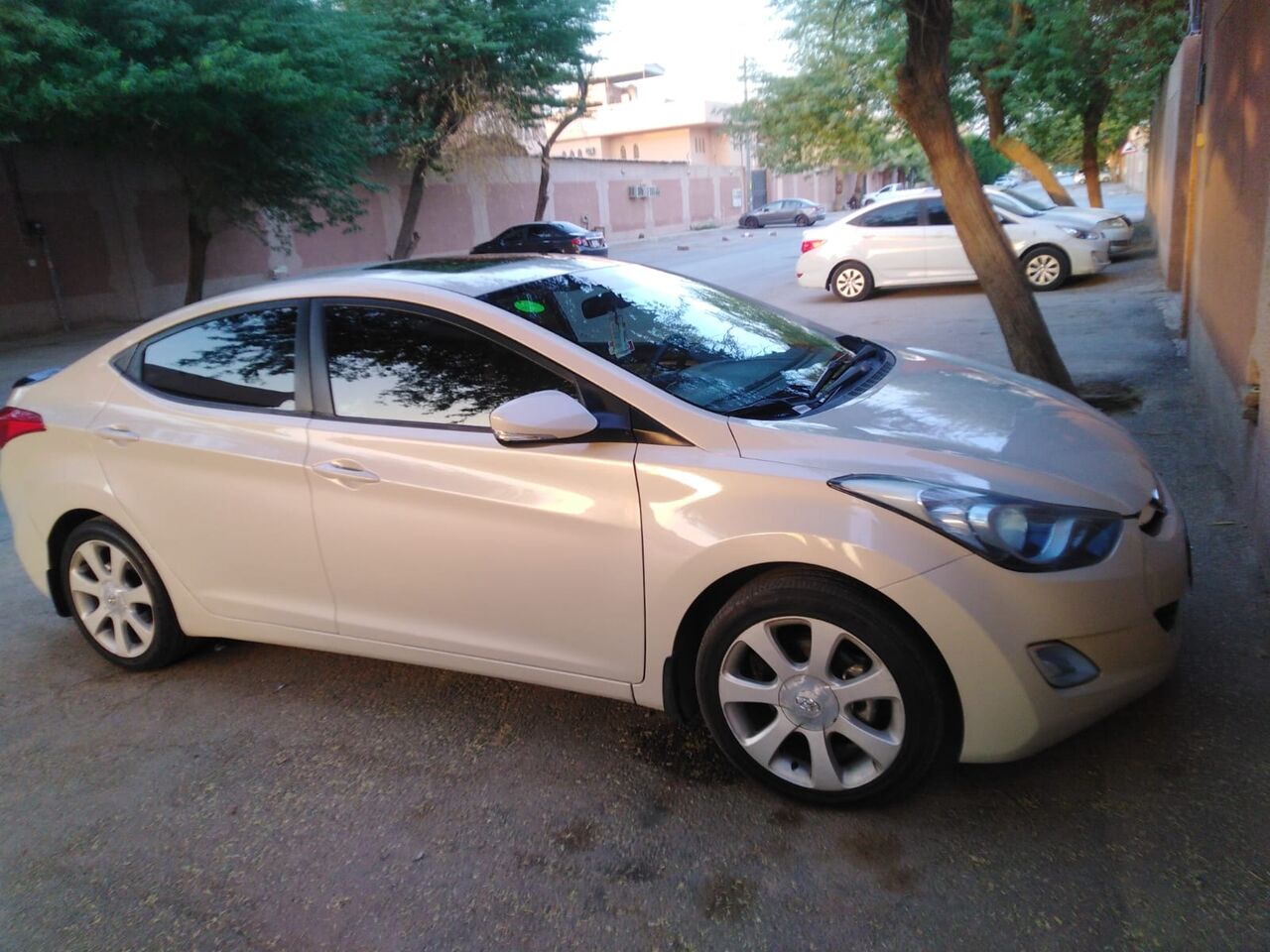 Riyadh, Vehicles, Cars & Trucks , SAR 25000,  Hyundai Elantra,  2014,  Automatic,  278500 KM,  Hyundai Elentra 2.0 Full Option