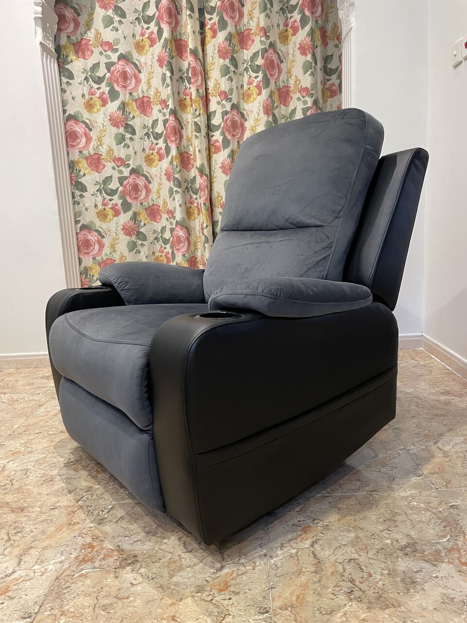Jeddah, Furniture, SAR 750,  Micasa Single Seater Swivel And Rocker Recliner Chair