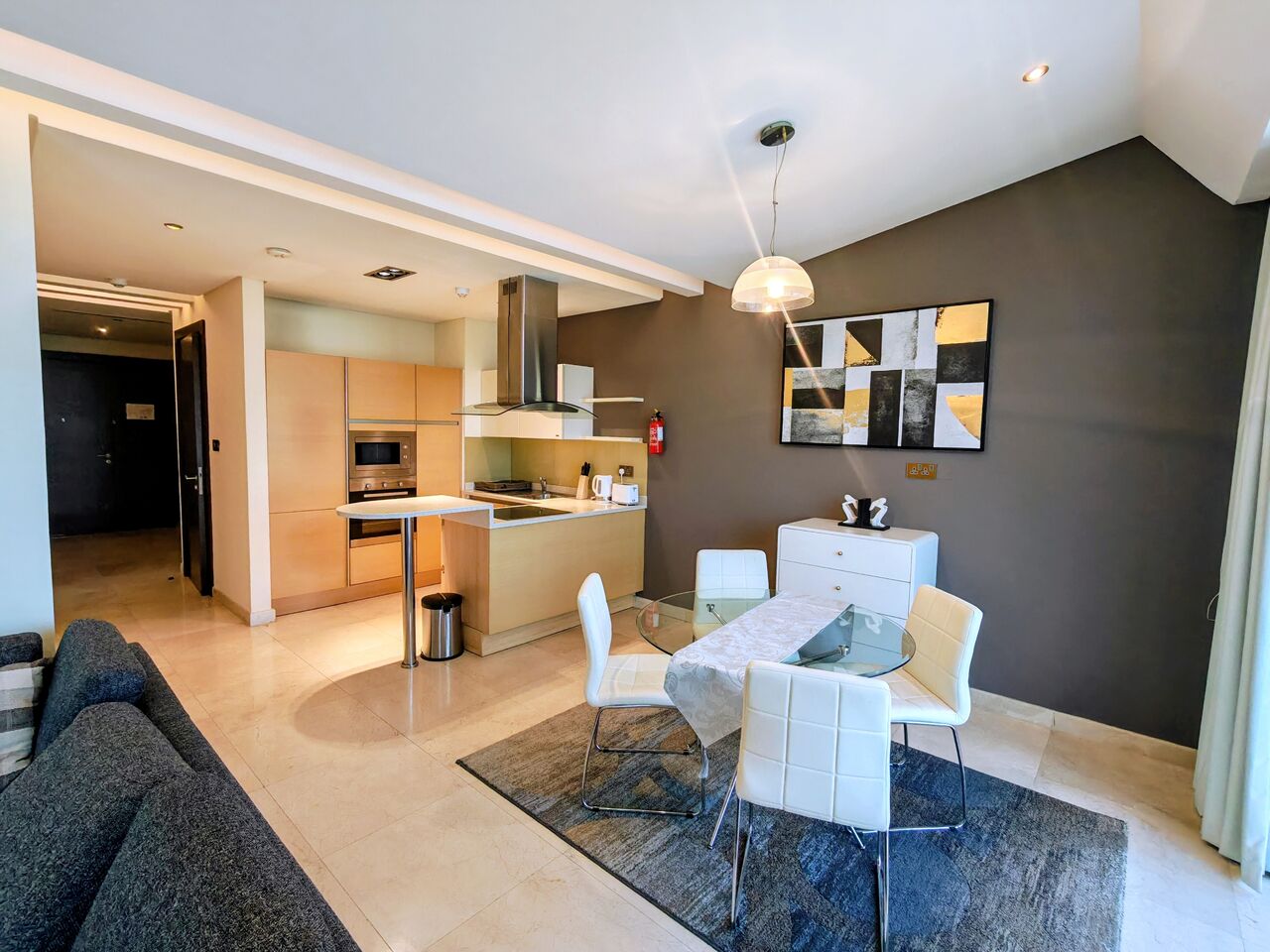 Manama, Apartments, Flats, Houses & Villas, BHD 600/month,  1 BR,  93 Sq. Meter,  1 Bedroom Sea View Apartment For Rent In Reef Island