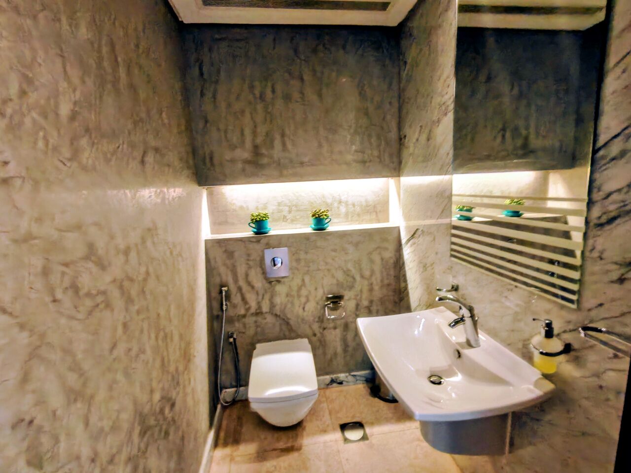 Manama, Apartments, Flats, Houses & Villas, BHD 600/month,  1 BR,  93 Sq. Meter,  1 Bedroom Sea View Apartment For Rent In Reef Island