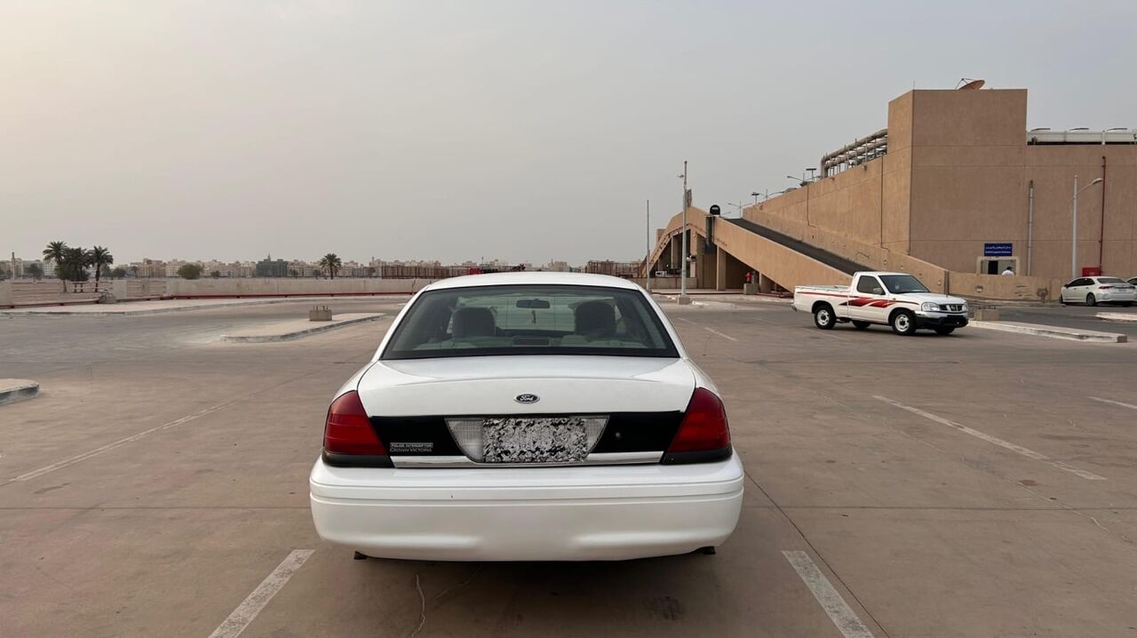 Jeddah, Vehicles, Cars & Trucks , SAR 22,  Ford Crown Victoria,  2010,  Automatic,  122200 KM,  🚘 FOR SALE – WELL-MAINTAINED V8 | READY TO DRIVE!