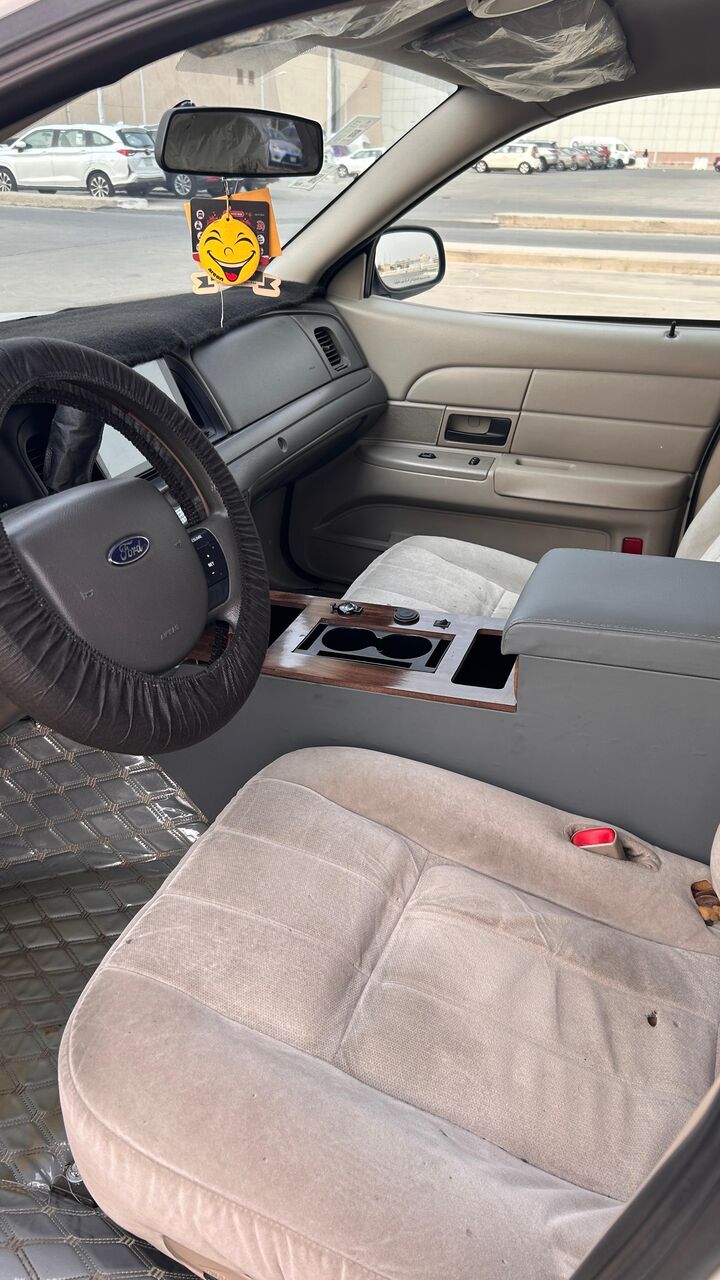 Jeddah, Vehicles, Cars & Trucks , SAR 22,  Ford Crown Victoria,  2010,  Automatic,  122200 KM,  🚘 FOR SALE – WELL-MAINTAINED V8 | READY TO DRIVE!
