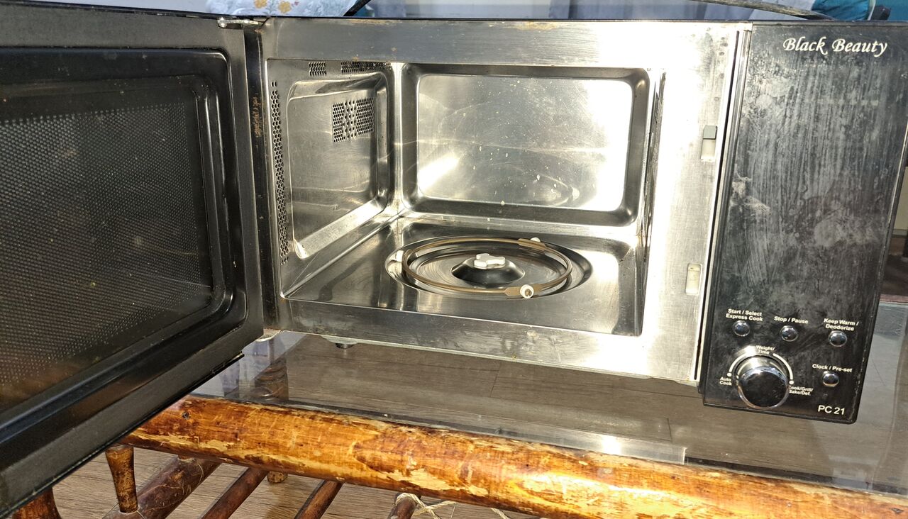 Riffa, Appliances, BHD 12,  Microwave Oven With Convection 21ltr