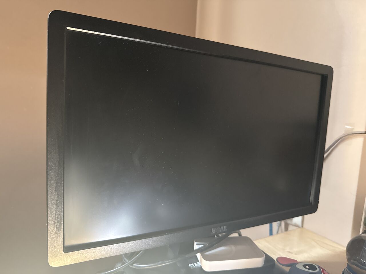 Riyadh, Computers, SAR 1,  Dell Optiplex 3050 + Dell Screen 18&rdquo; + SSD HD 480GB