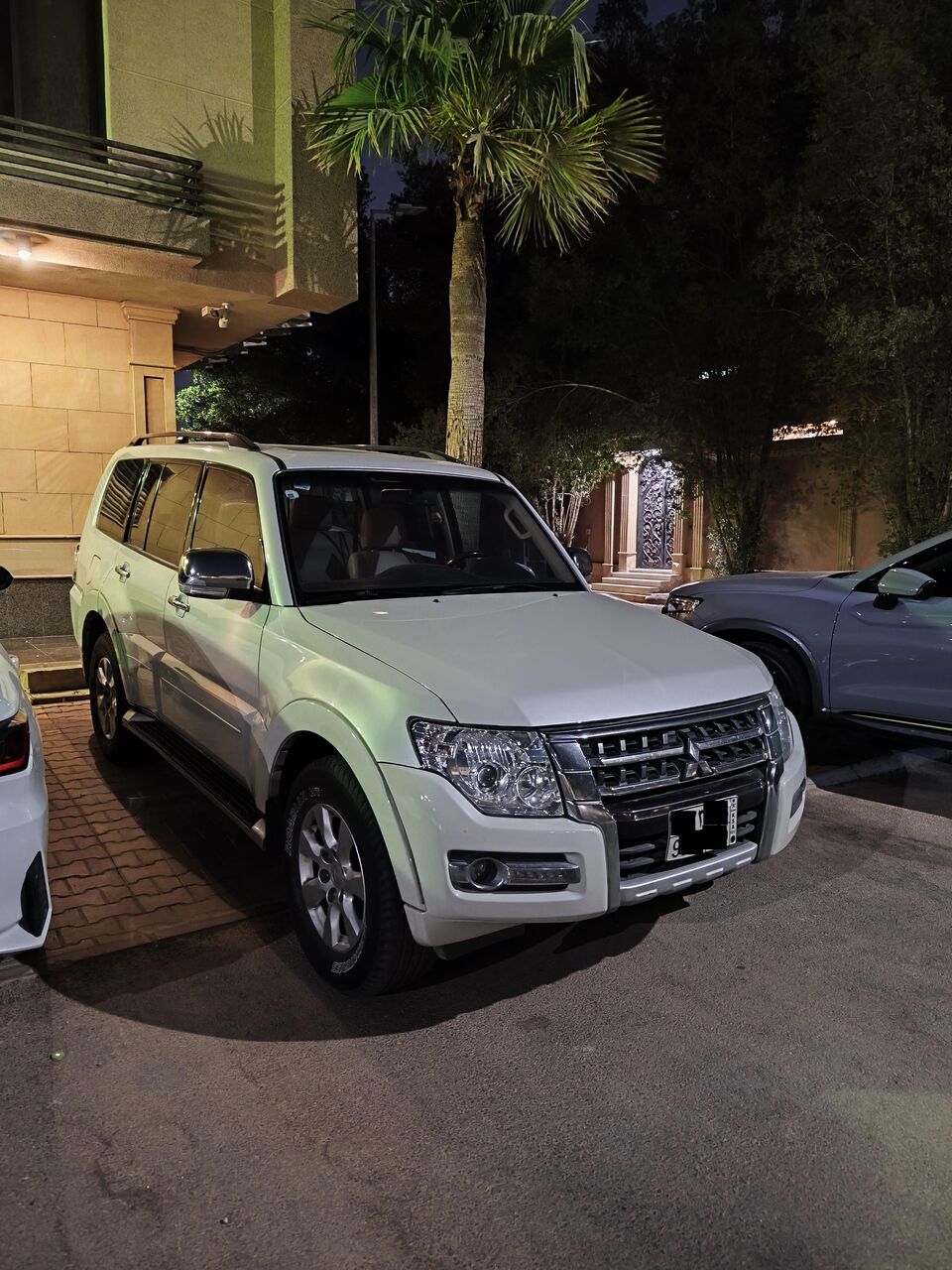 Riyadh, Vehicles, Cars & Trucks , SAR 60000,  Mitsubishi Pajero,  2018,  Automatic,  119000 KM,    &mdash; Full Option &mdash; For Sale