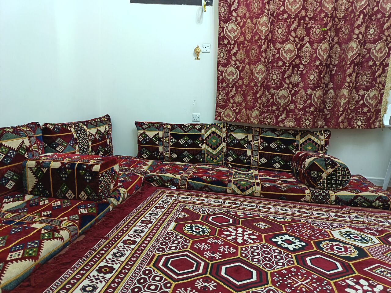 Hara, Household Items, SAR 1,  Seven Person Arabic Majlis For Sale In Excellent Condition