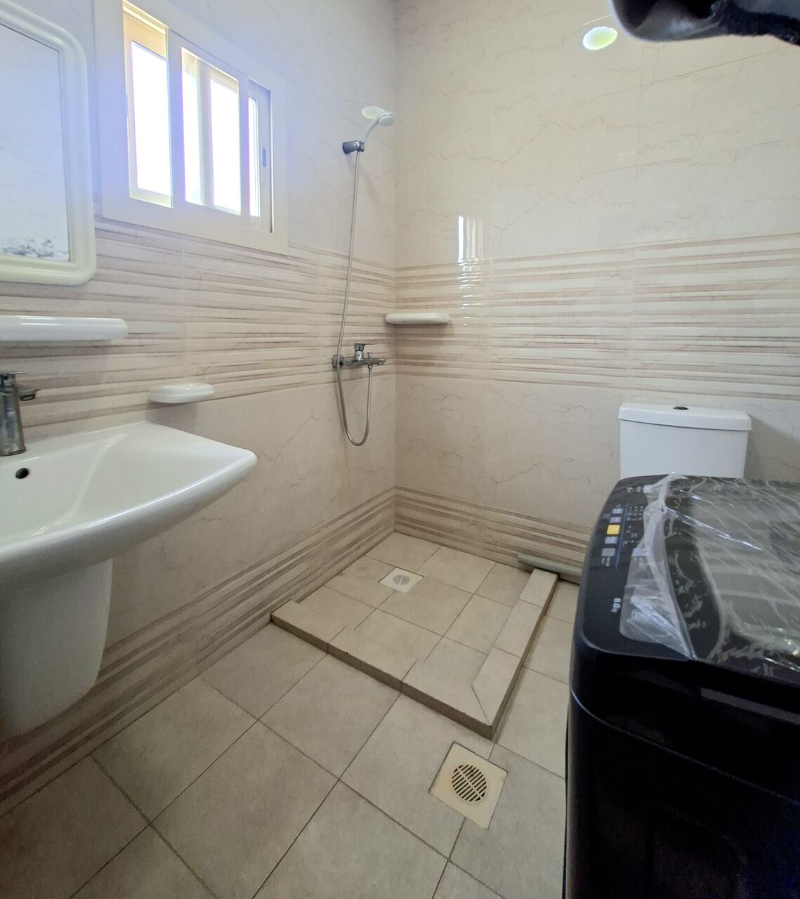 Hoora, Apartments, Flats, Houses & Villas, BHD 160/month,  Furnished,  Studio,  Fully Furnished Family Studio Flat Unlimited EwaTubli,Lift,Neat & Clean Flat@ 35547951