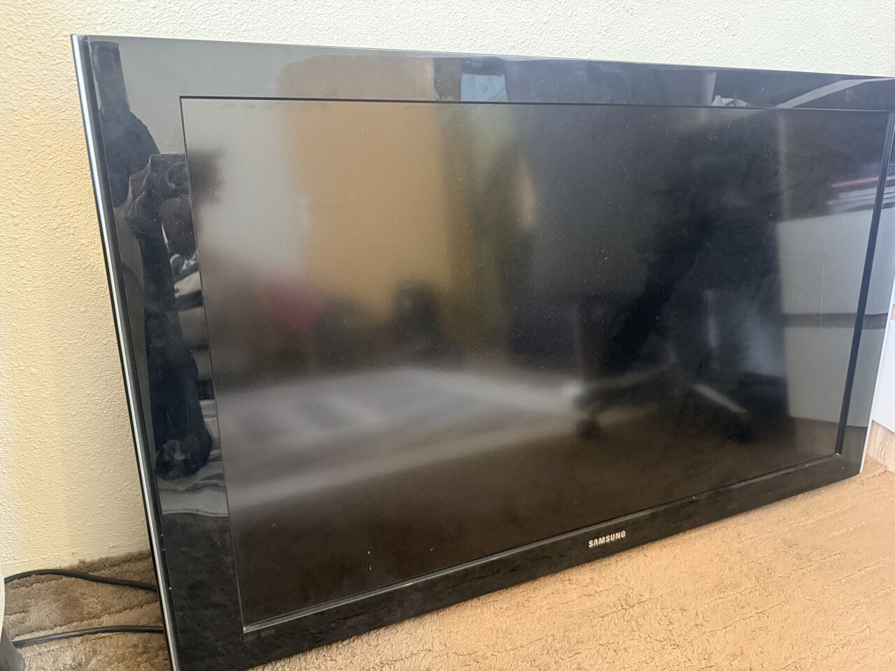 Riyadh, Household Items, SAR 250,  Samsung Television 46&rdquo;, Non Smart With Remote