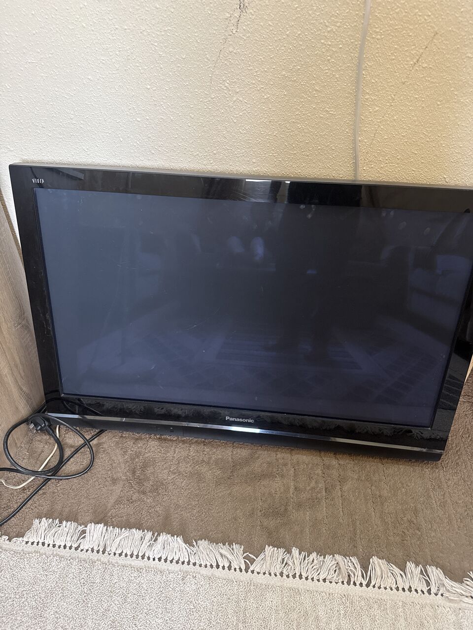 Riyadh, Appliances, SAR 200,  Panasonic 42&rdquo;, Non Smart Tv