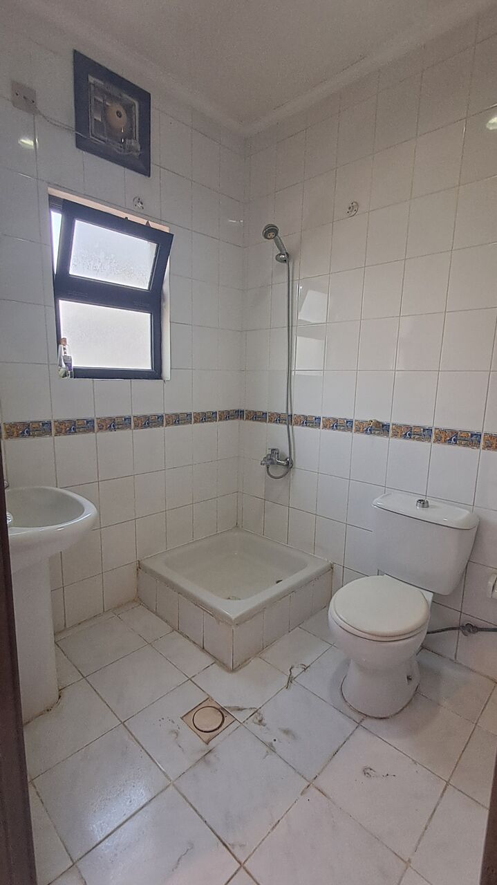 Mahooz, Rooms for Rent, BHD 140,  Fully Furnished Room Available In A 3-bedroom Apartment Located Mahooz