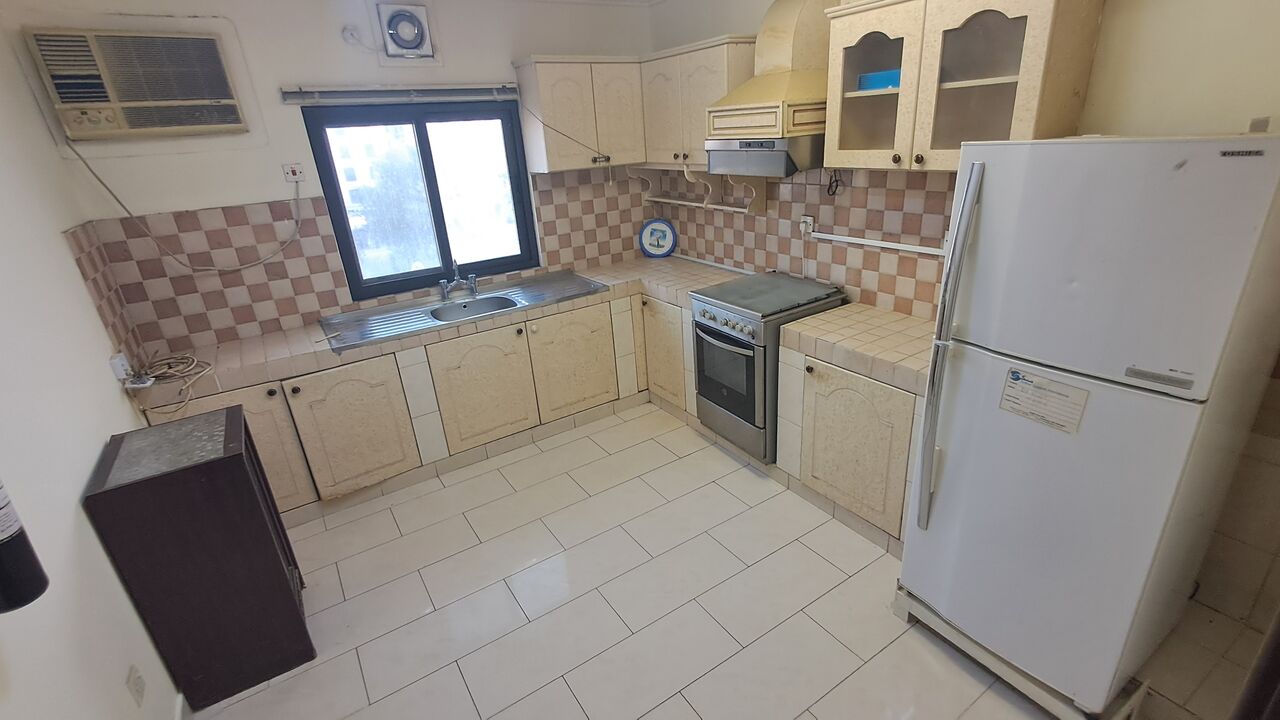 Mahooz, Rooms for Rent, BHD 140,  Fully Furnished Room Available In A 3-bedroom Apartment Located Mahooz