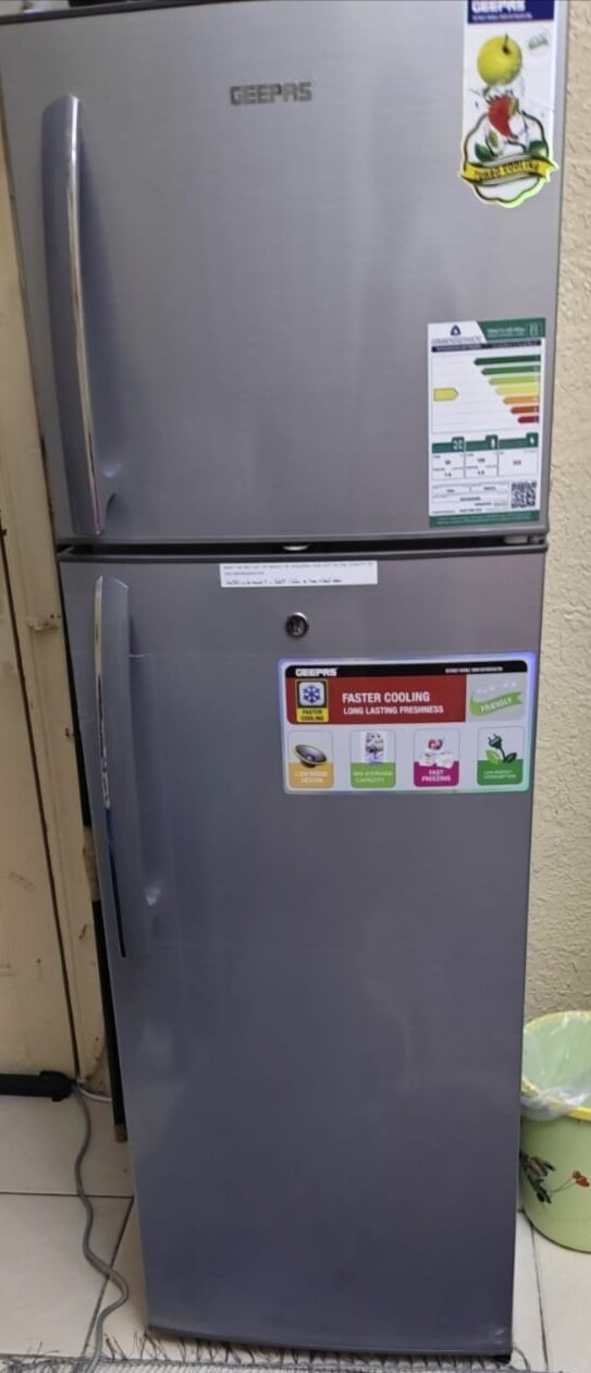 Al Salam, Appliances, SAR 600,  For Sale Geepas Refrigerator 2 Door Urgent!!!