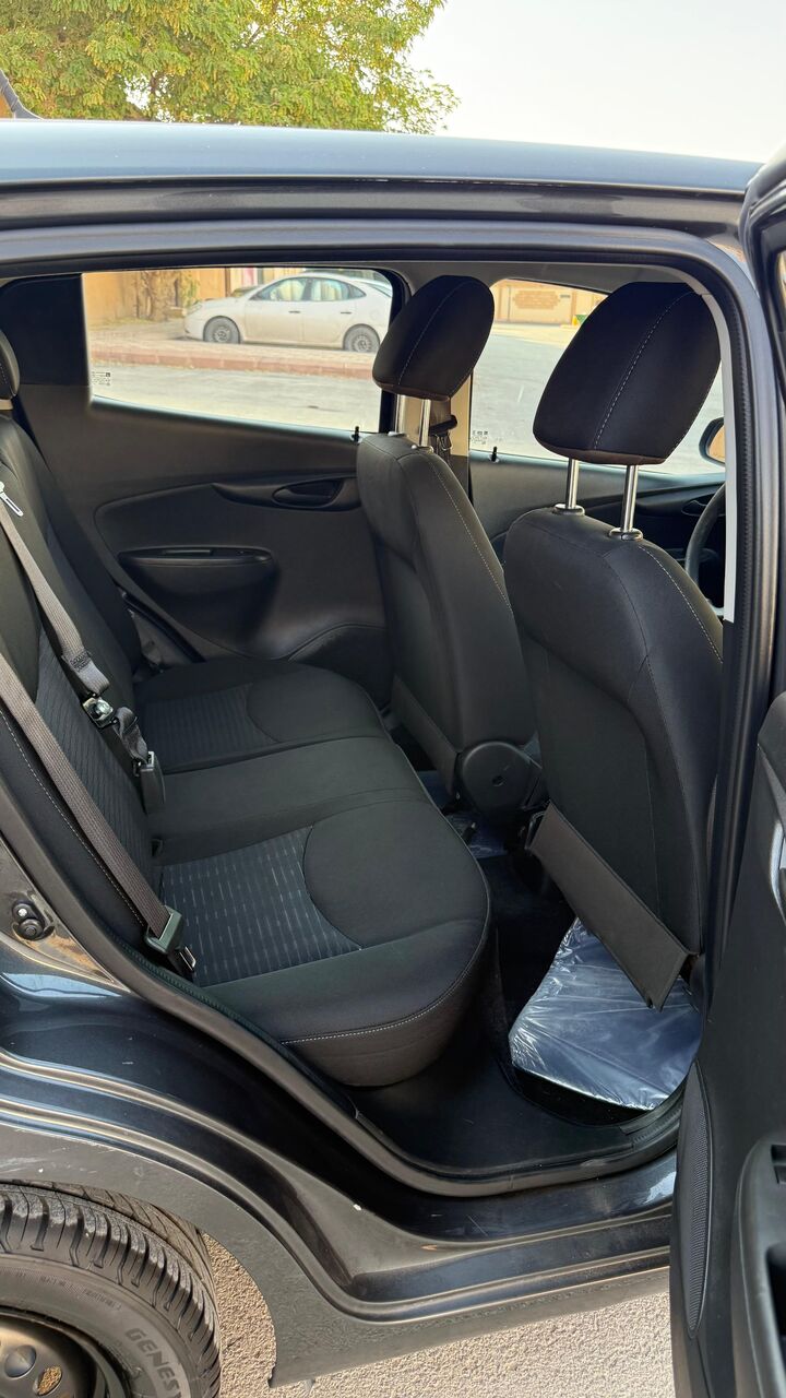 Riyadh, Vehicles, Cars & Trucks , SAR 23000,  Chevrolet Spark,  2022,  Automatic,  129000 KM,    Model