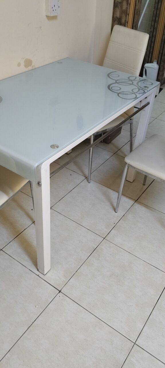 Al Fayha, Furniture, SAR 250,  Dining Table With 4 Chairs